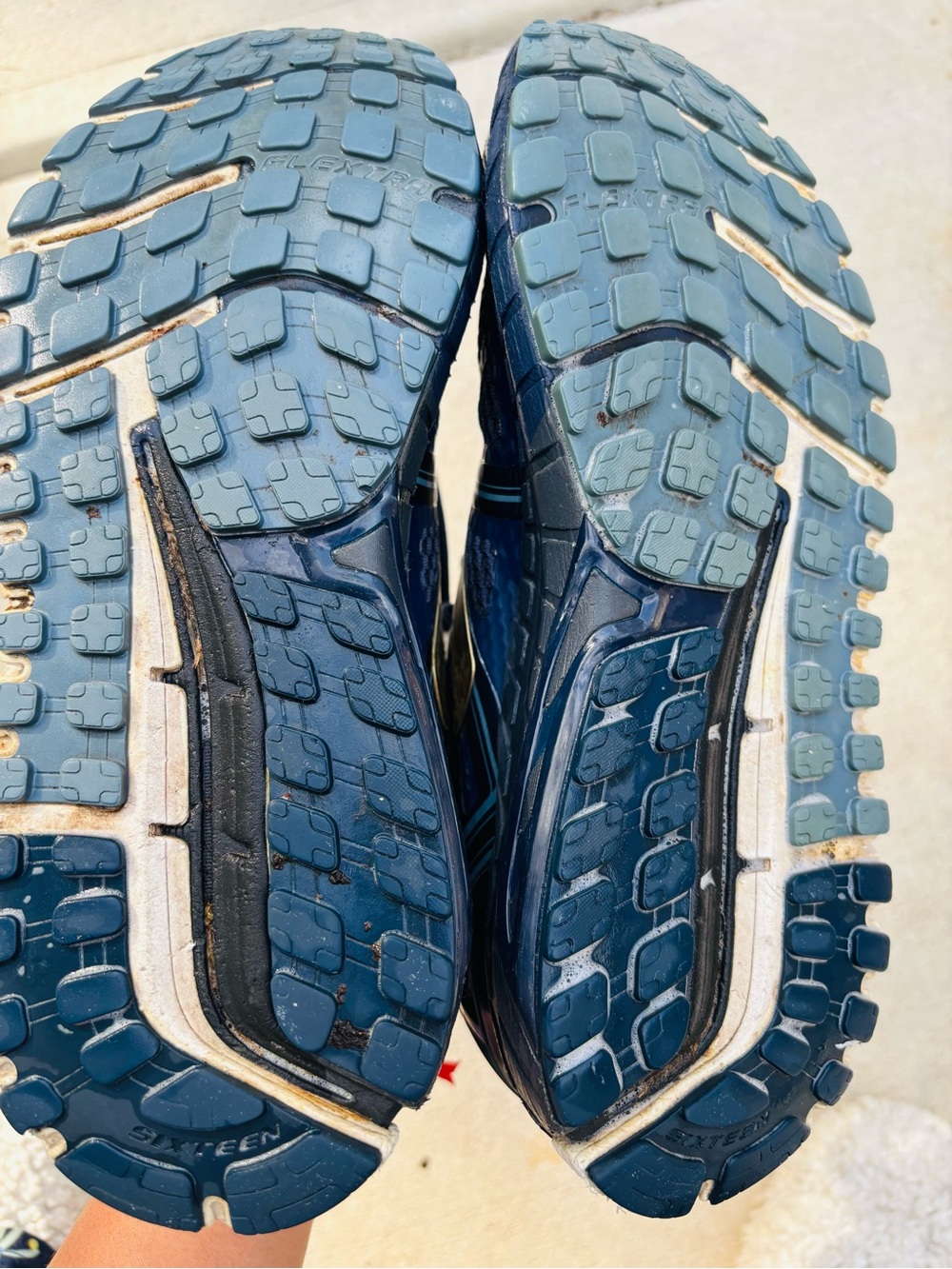 Brooks Beast 16 Men’s Running Athletic Shoes — Navy with Gold accents size 10.5 - Picture 6 of 9